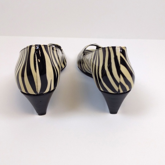 Gianni Bini Penni Zebra Peep Toe Wedge - Picture 6 of 8